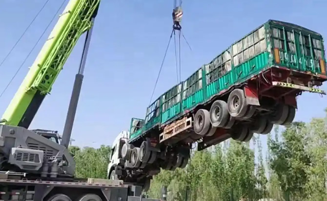 麦盖提道路脱困救援案例